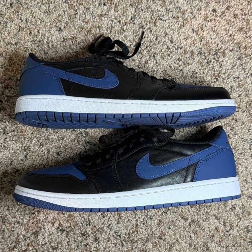 Nike Air Jordan 1 Retro Low OG 'Mystic
Navy'